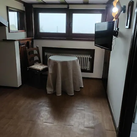 Castio ゲストハウス サンティリャーナ・デル・マル