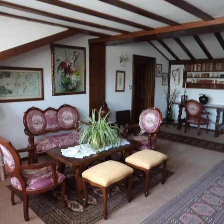 Castio Konukevi Santillana del Mar